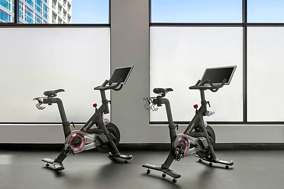 Renaissance by Marriott Newark Airport Hotel