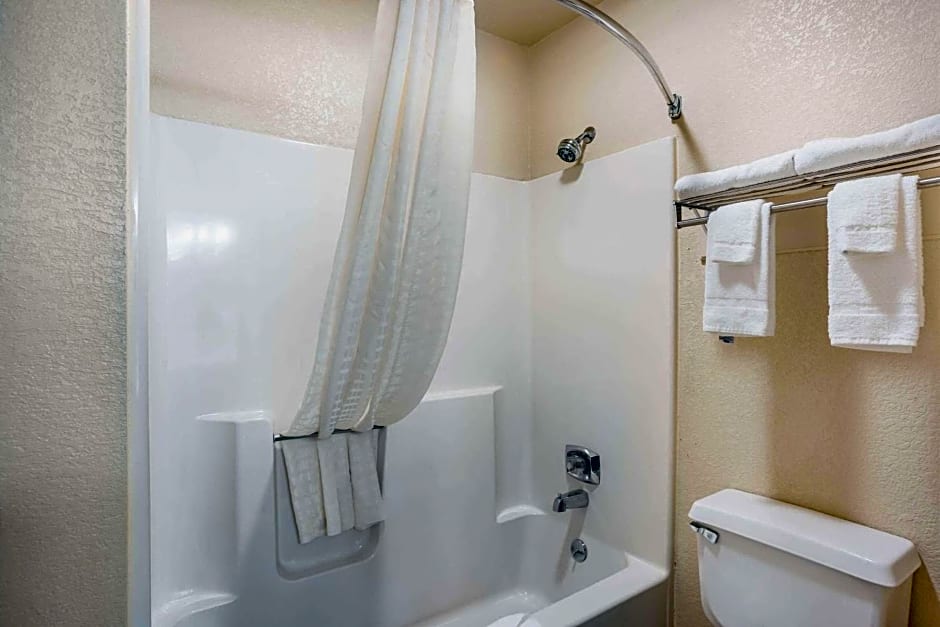 Quality Inn Cedar Rapids South
