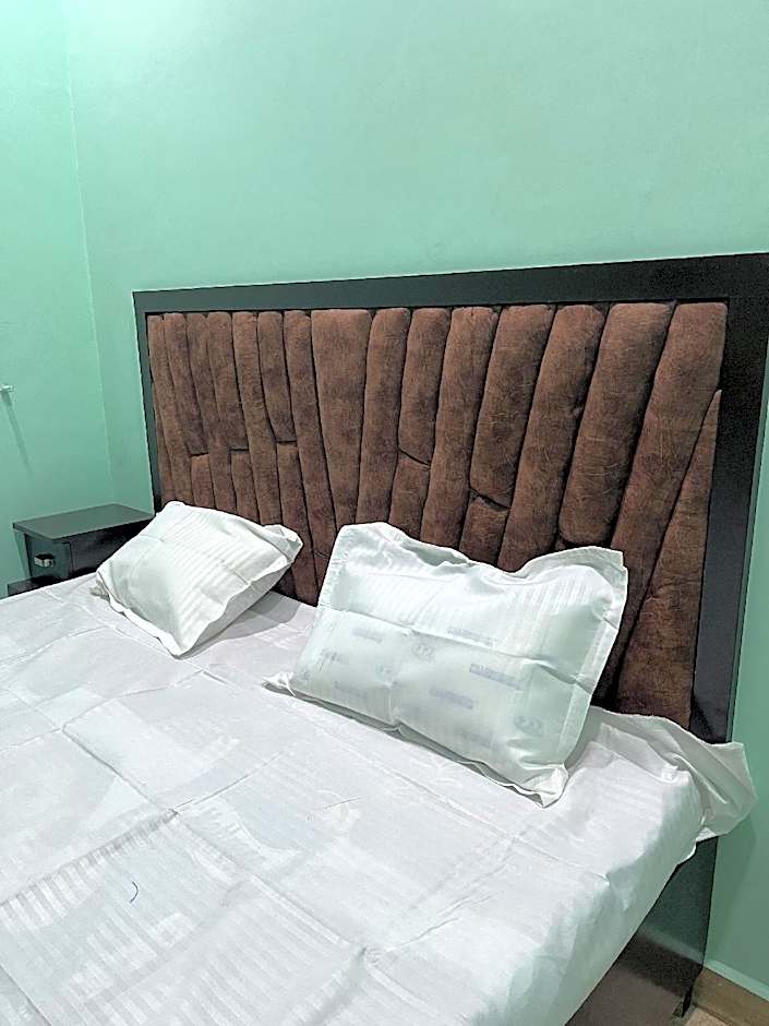 Photo 1 of 2 of Double Room