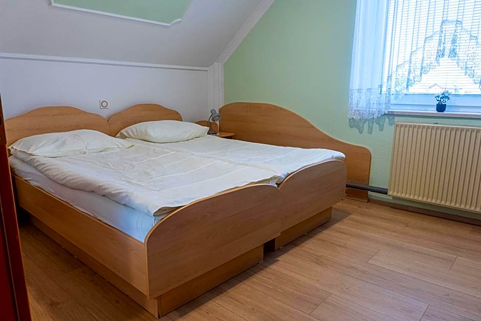 Rooms & Apartments Jana