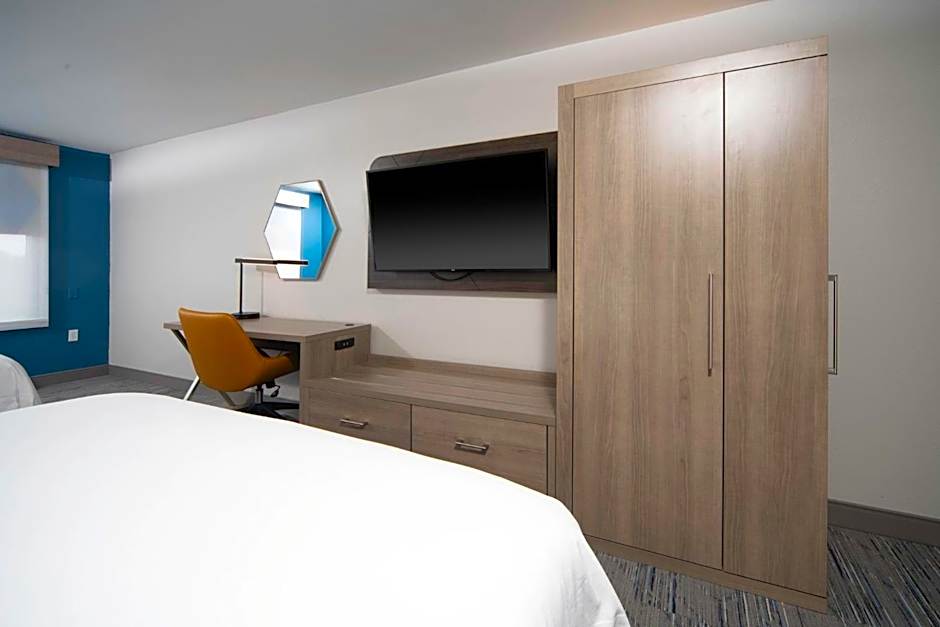 Holiday Inn Express and Suites Atlanta-Johns Creek By IHG