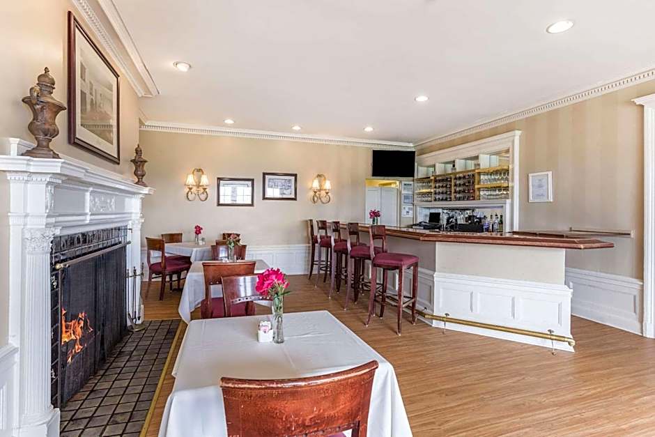 Traditions Hotel & Spa Johnson City - Binghamton, an Ascend Collection Hotel