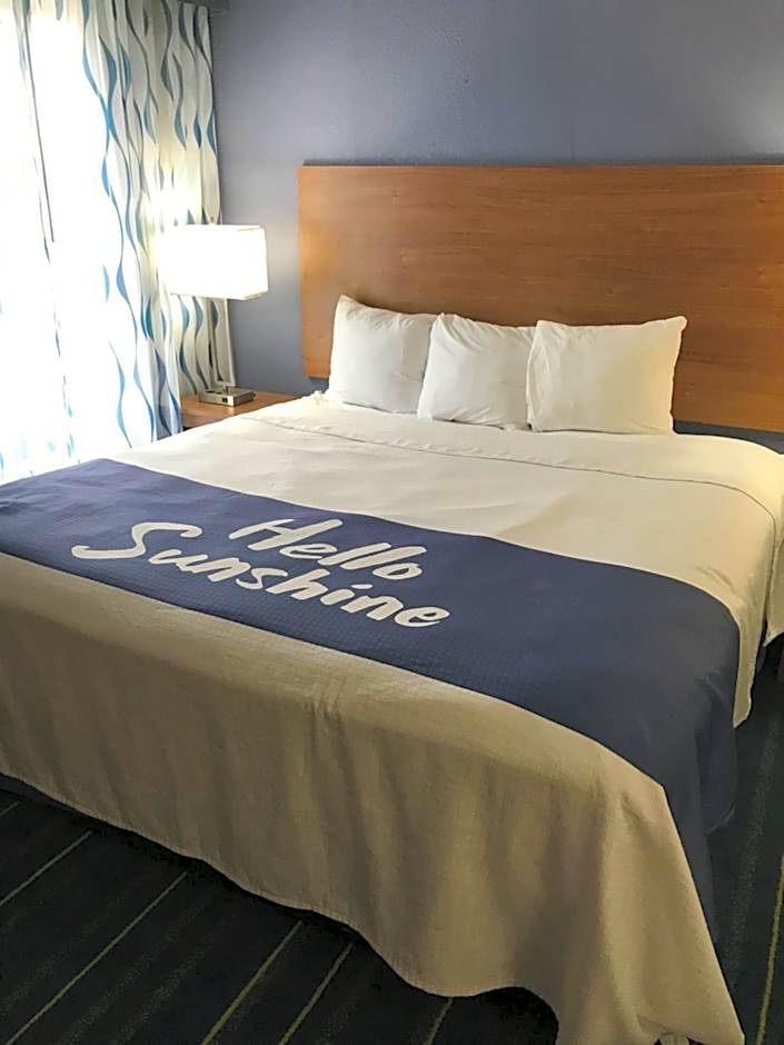 Days Inn by Wyndham Panama City