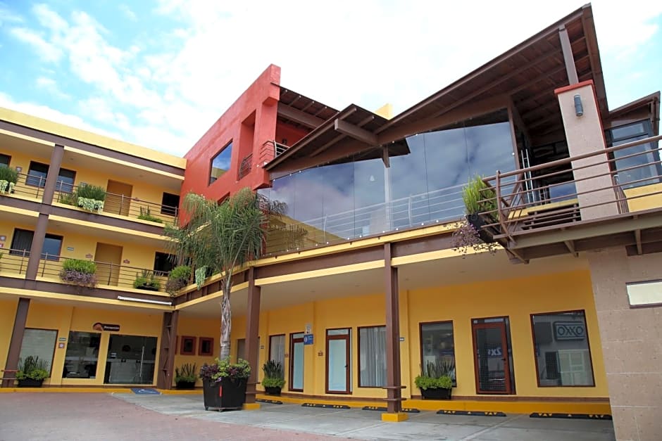 Hotel Plaza Bernal