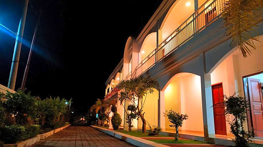 Puri Lovina Edhotel