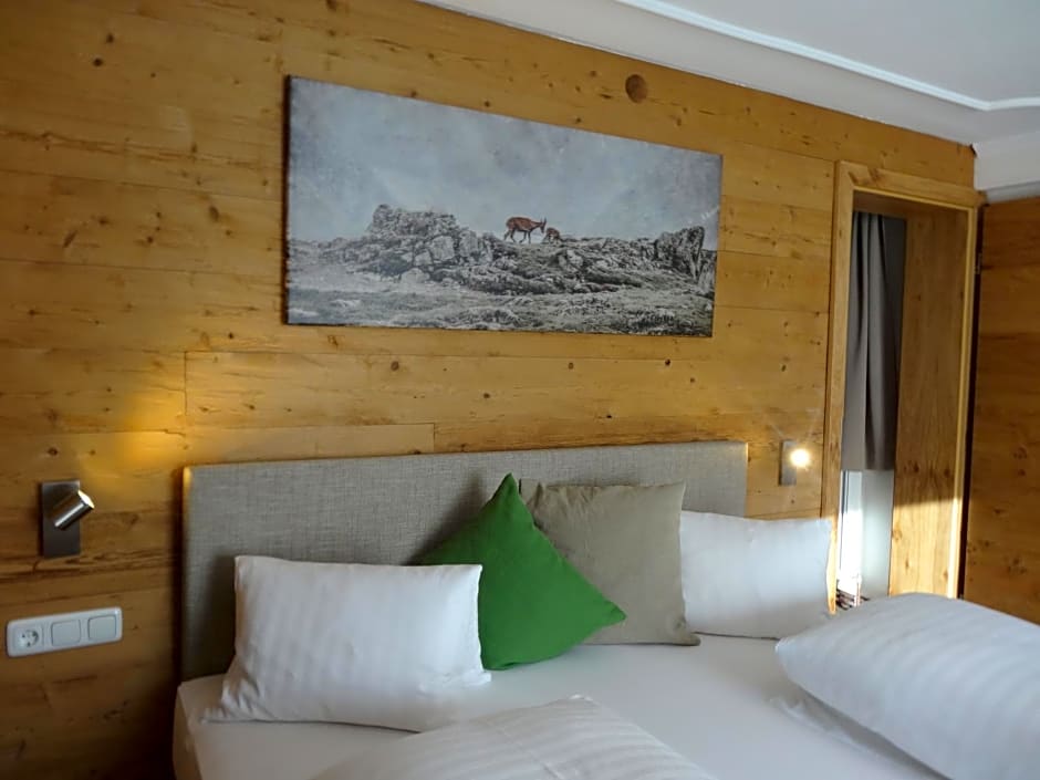 Bhome Gästehaus b&b / Apartments