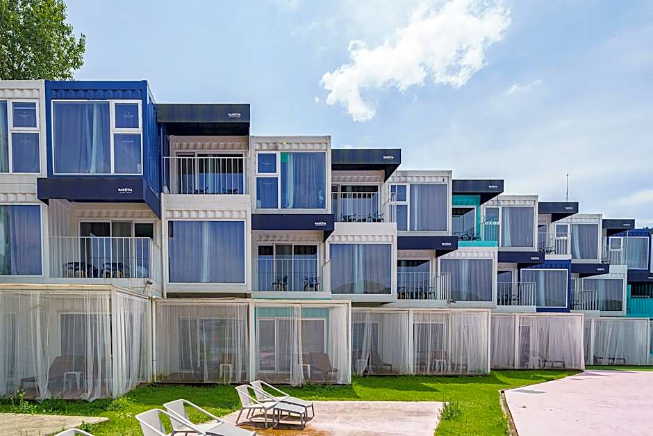 Parotia waterhouse hotel