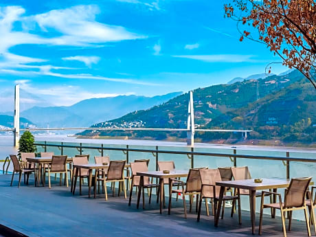 Borrman Hotel Fengjie Kuimen Impression