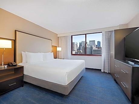 One-Bedroom King Suite with Sofa Bed - City View