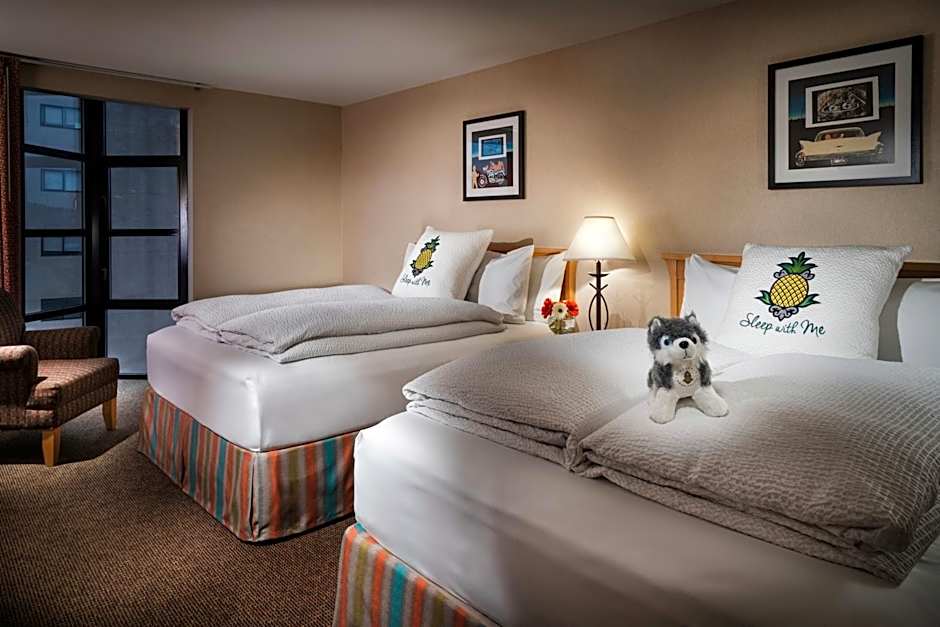 University Inn - A Staypineapple Hotel