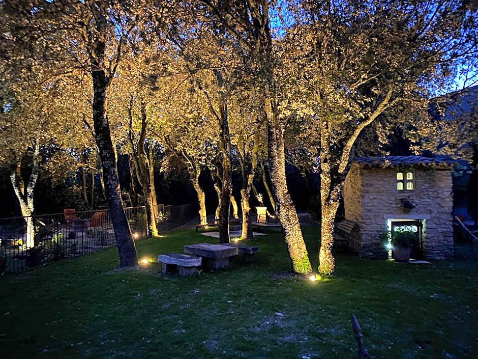 Logis Hôtel La Bastide De Grignan & Restaurant "La Chênaie"