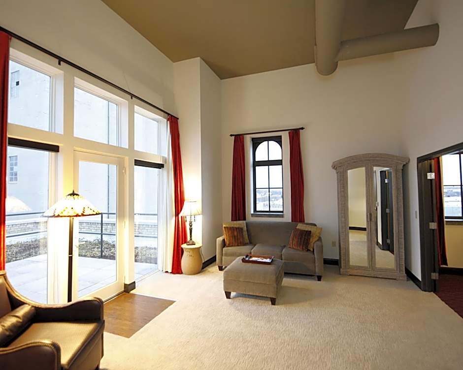 Brewhouse Inn and Suites