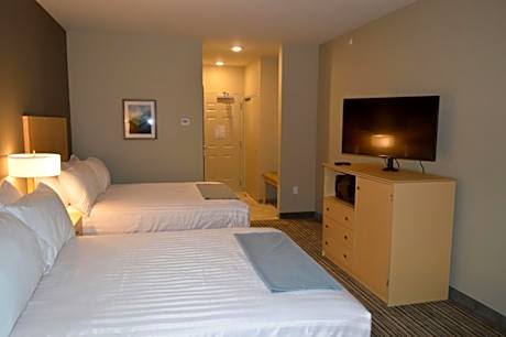 2 Queen Beds One-Bedroom Suite Non-Smoking