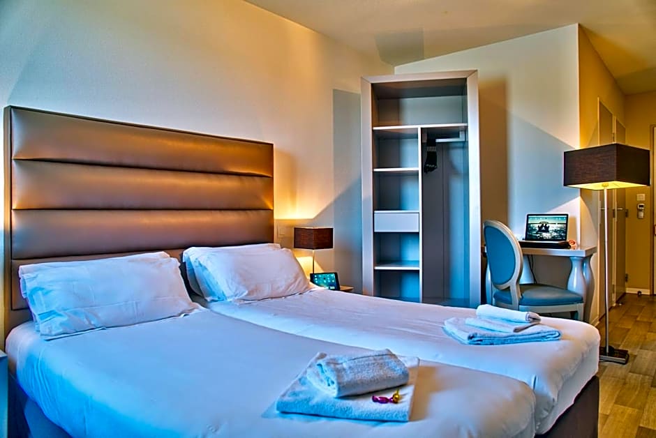 Photo 1 of 38 of Adonis Hotel Bayonne