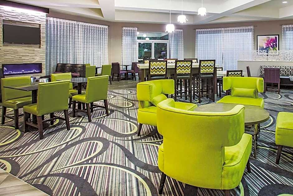 La Quinta Inn & Suites by Wyndham Las Vegas Summerlin Tech
