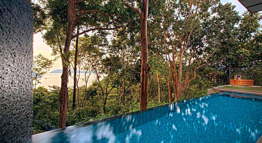 Ambong Pool Villas - Private Pool