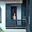 Kholle House