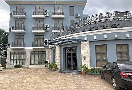 Mont Kalm Hotel and Suite