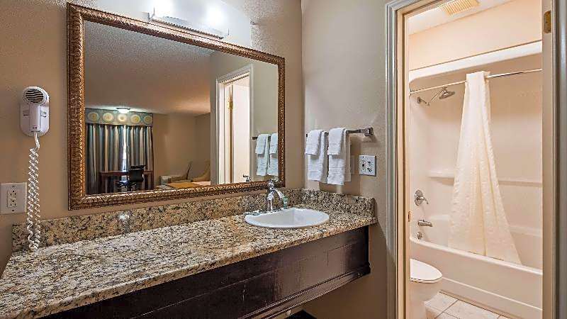Best Western Sunday House Inn