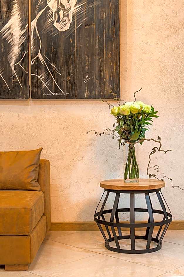 THE STAY Boutique Hotel Central Square - Free Compliments - Free Wi-Fi - TOP LOCATION - Nearby Paid Parking