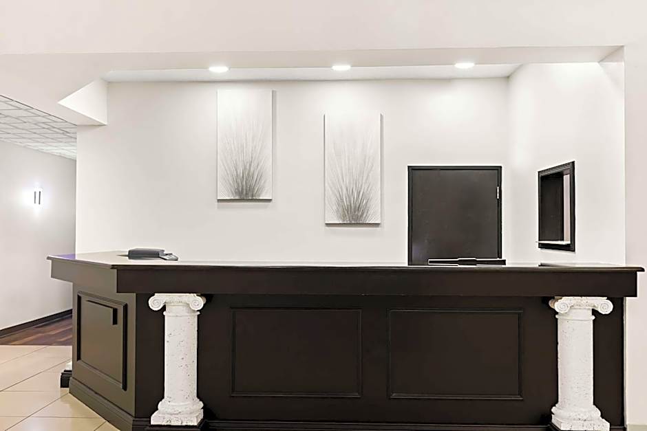 Sonesta Essential Savannah