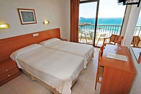 Double or Twin Room with Sea View