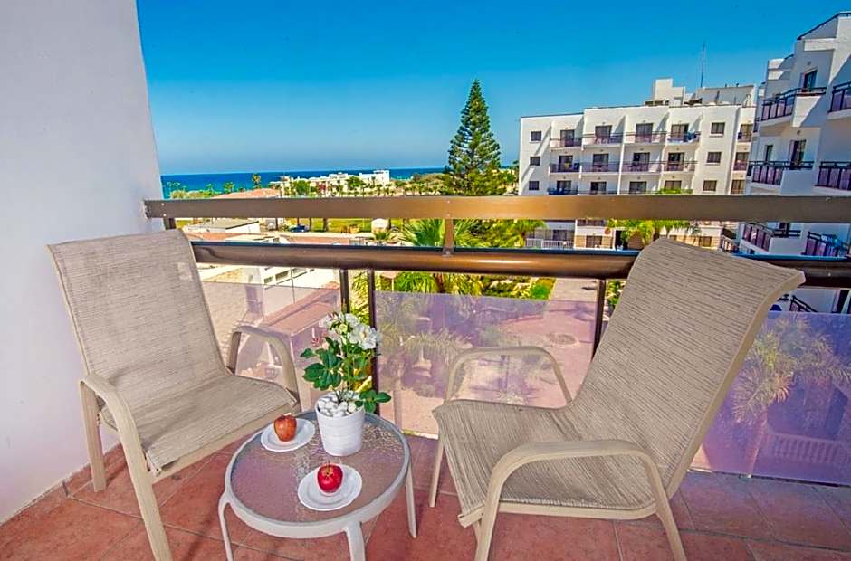 Marlita Beach Hotel Apartments