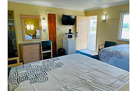 2 Queen Beds