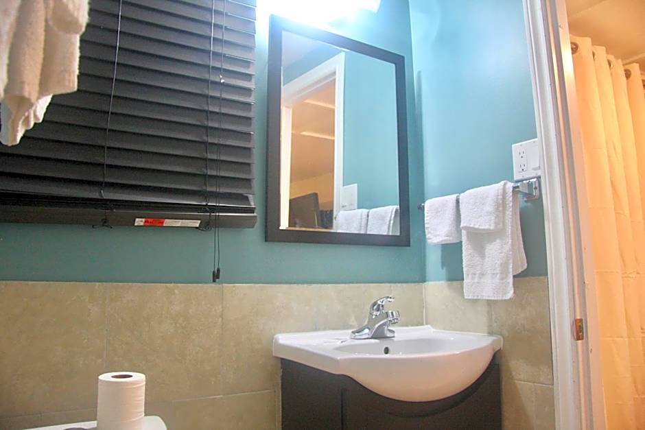 American Plaza Motel