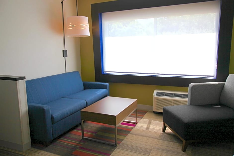 Holiday Inn Express & Suites Oswego By IHG