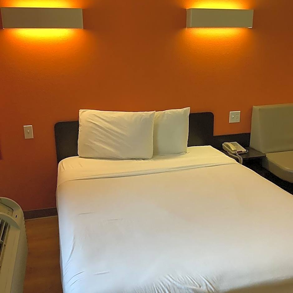 Carlsbad Village Inn – Carlsbad by the Sea, CA