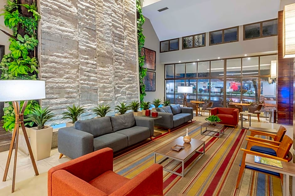 Hotel Deville Prime Cuiaba