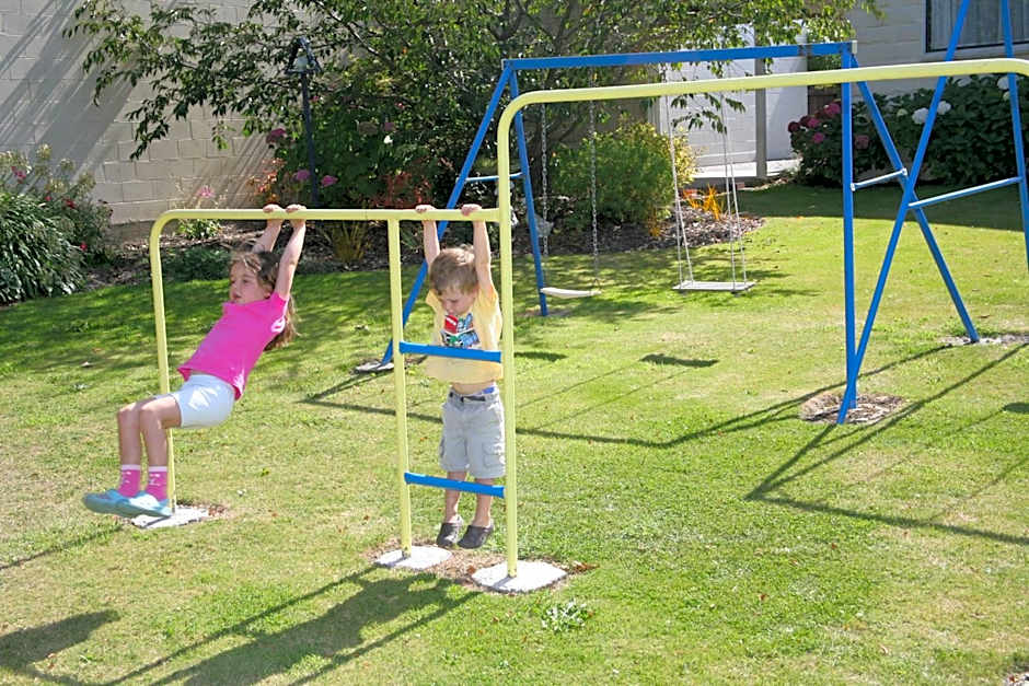 AAA Thames Court Motel