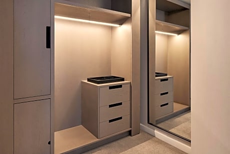One-Bedroom Suite, 1 Bedroom Suite, 1 King, City View