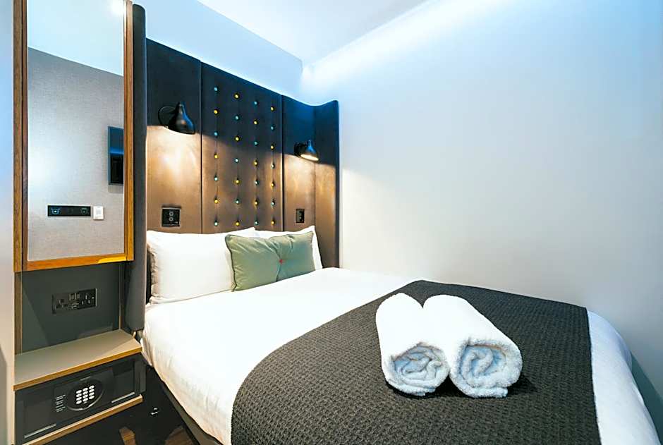 Tune Hotel - London, Liverpool Street