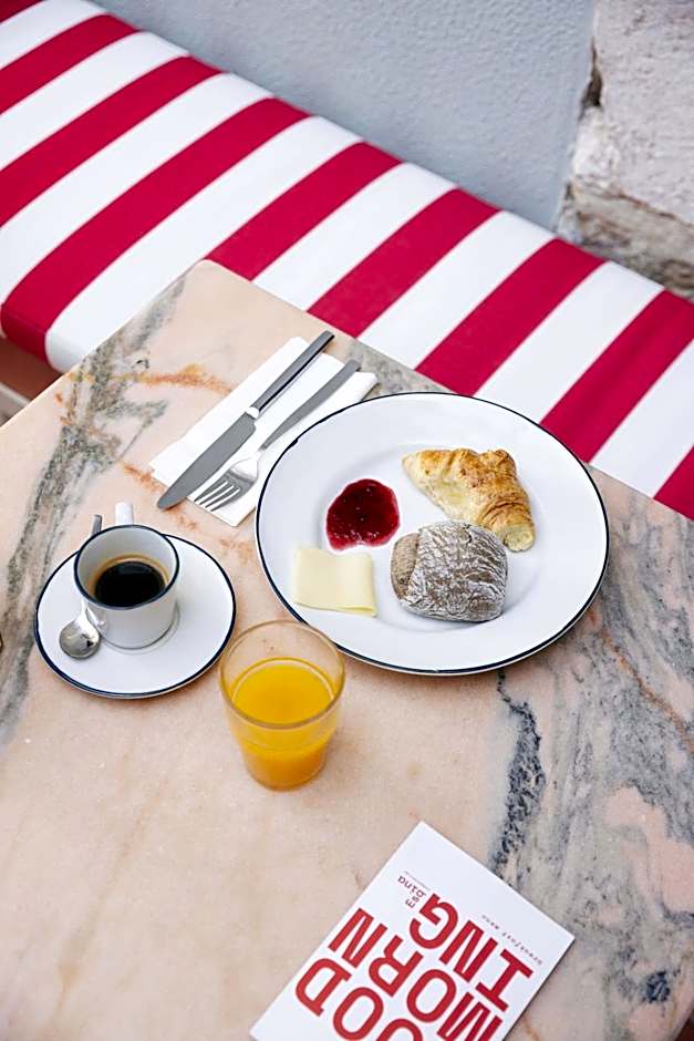 Esqina Cosmopolitan Lodge