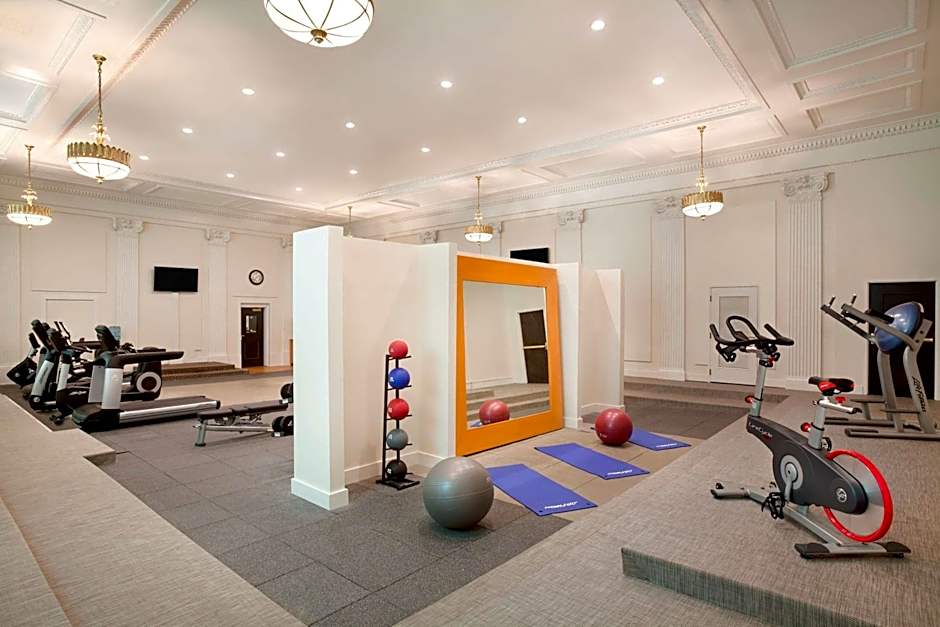 Hilton New Orleans/St. Charles Ave. French Quarter Area