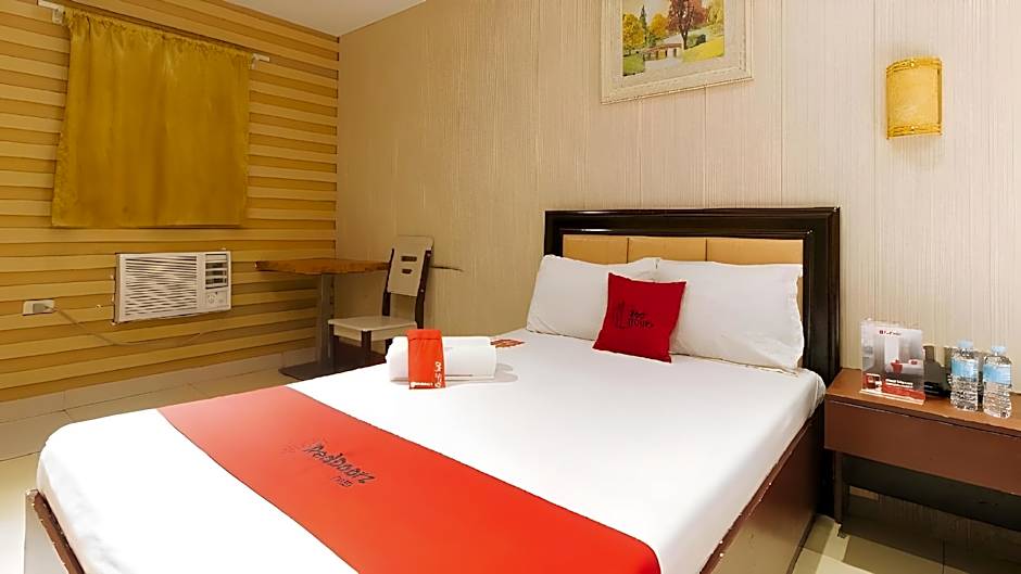 RedDoorz @ Winter Hotel Araneta