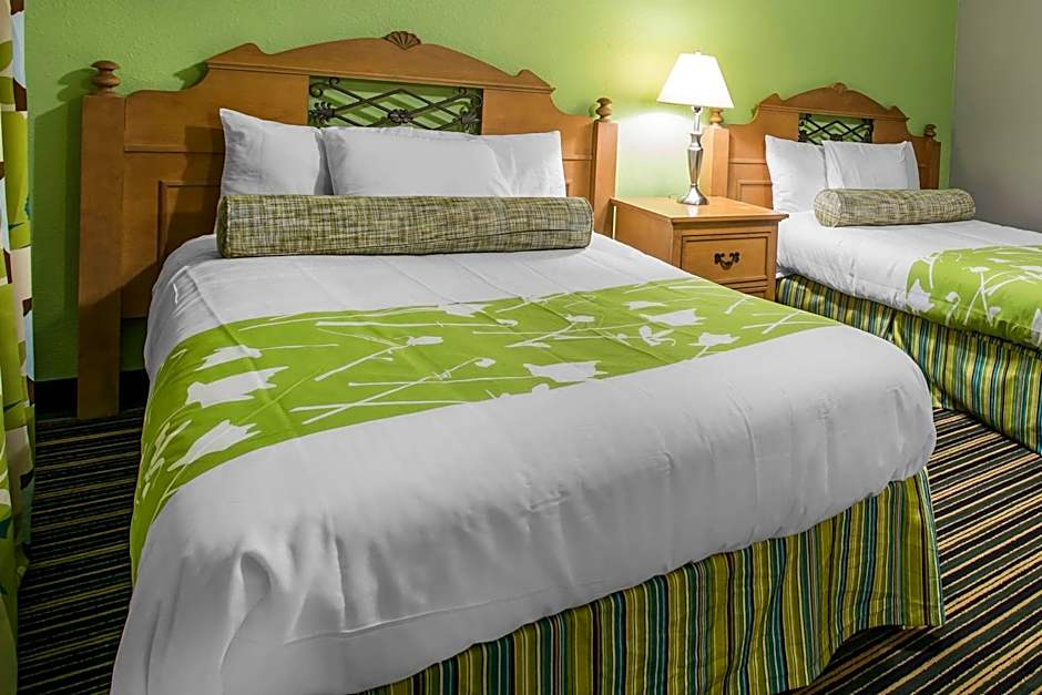 Rodeway Inn & Suites Winter Haven Chain of Lakes
