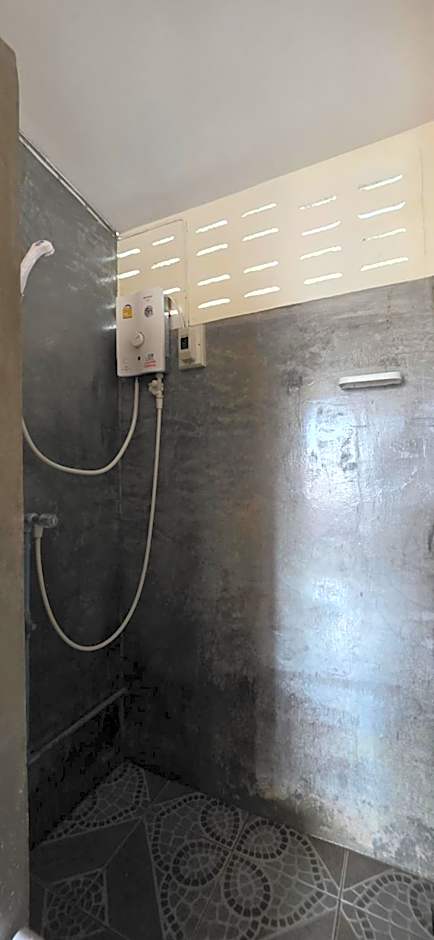 P.L.P Guesthouse - Mae Hong Son