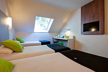 Quadruple Room (3 Adults + 1 Child)