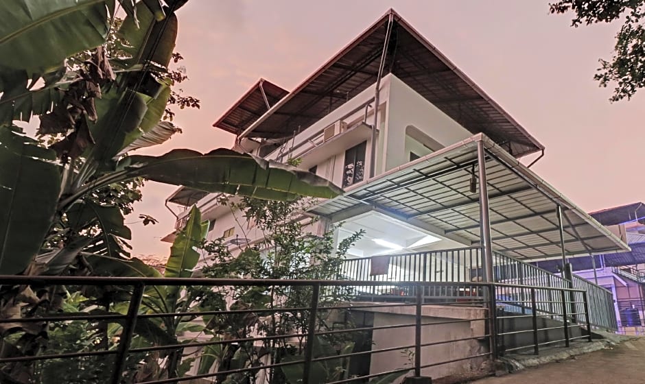 Treebo Nirupama Apartment, 750 M From Aluva Railway Station