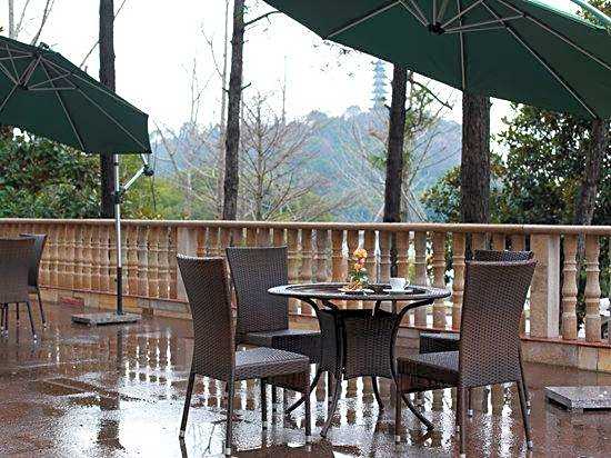 Donggu Lake Xiangshan New Century Hotel
