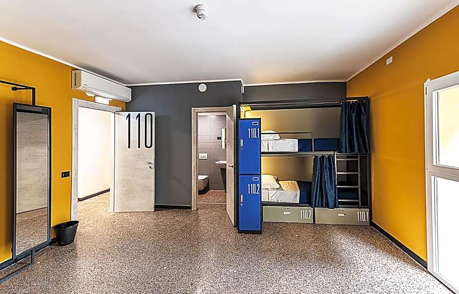 Marathon Hostel