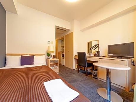 Single Room - Smoking - Small Dog Friendly