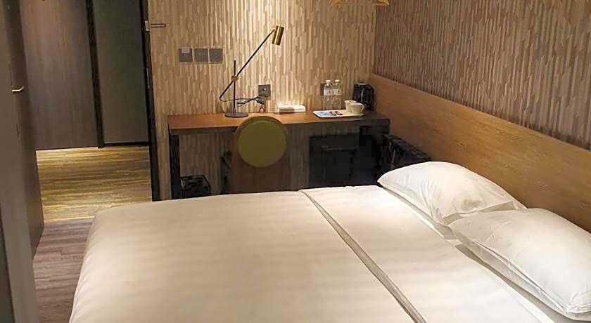 City Suites-Taoyuan Station