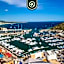 Amazing 2BR Condo with Terrace Overlooking the Marina