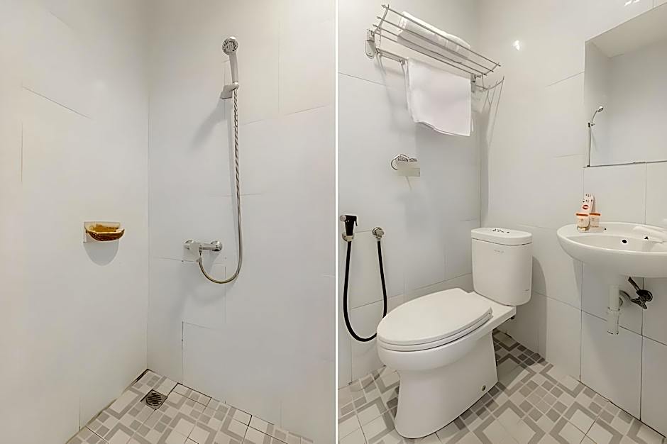 OYO 866 Idola Residence