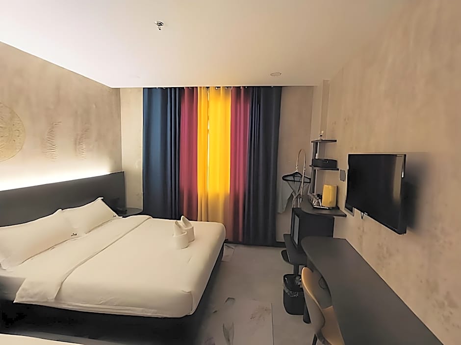 Sri Indar Hotel & Suites