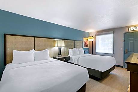Queen Room with Two Queen Beds - Pool View